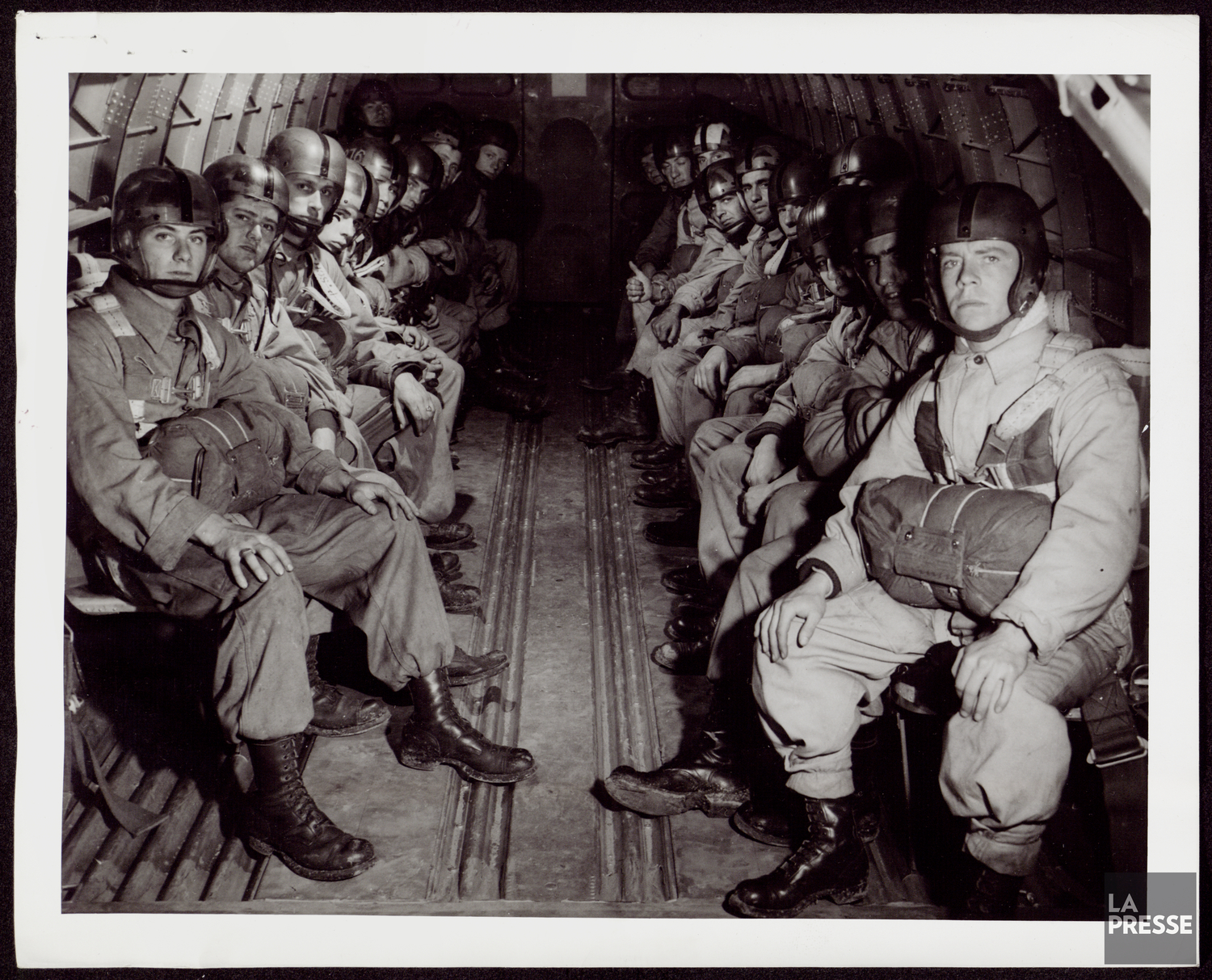 Des soldats canadiens lors de la deuxieme guerre mondiale.